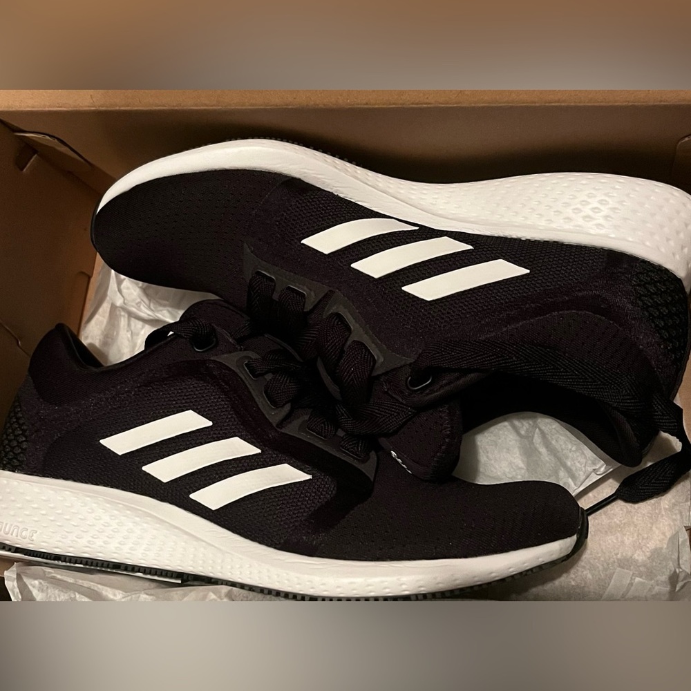 ADIDAS Edge Lux 4 (BRAND NEW)